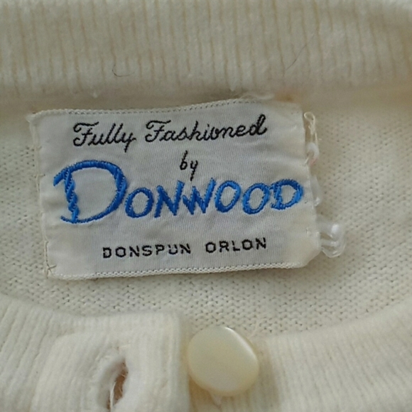 Beautiful, Vintage Shabby Chic Cardigan Sweater - Picture 4 of 4